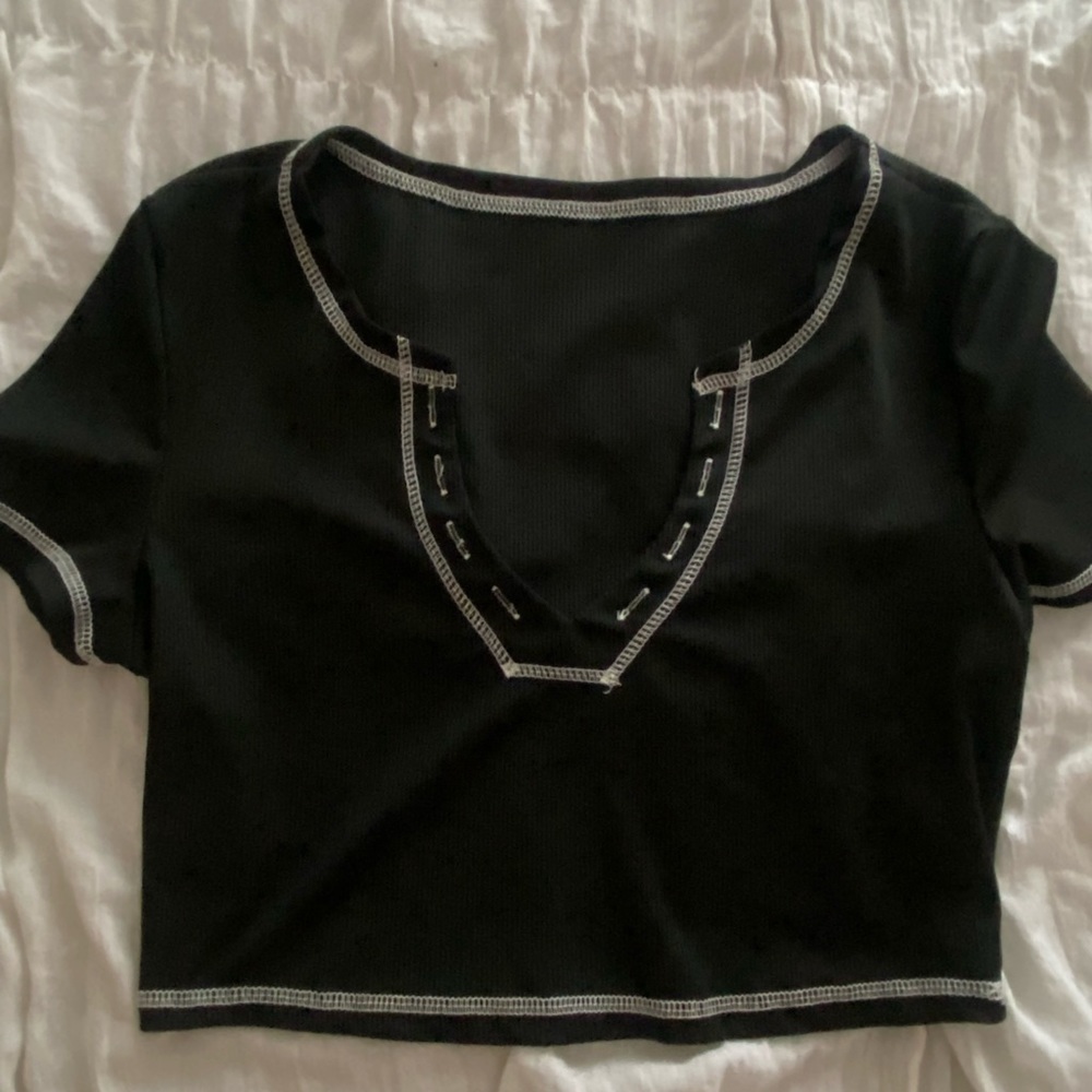 Cropped Black Tee